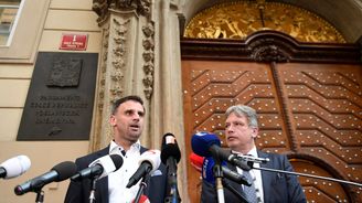 Další požadavek ČSSD: Při rezignaci jejích ministrů by měl skončit i premiér Další požadavek ČSSD: Při rezignaci jejích ministrů by měl skončit i premiér