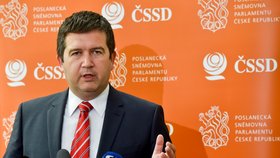 Předseda ČSSD a vicepremiér Jan Hamáček oznámil 18. září 2018 v Praze nového kandidáta do funkce ministra zahraničních věcí dosavadního prvního náměstka Tomáše Petříčka.