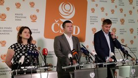 Ministryně práce a sociálních věcí Jana Maláčová a předseda ČSSD Jan Hamáček na tiskové konferenci ke státnímu rozpočtu pro rok 2020 (31. 7. 2019)