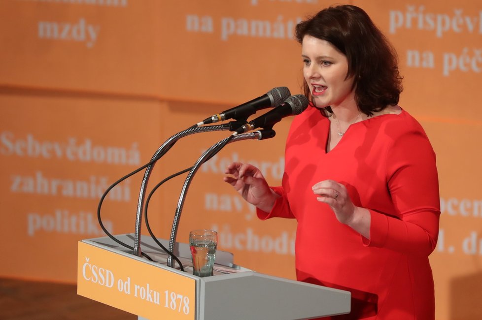Jana Maláčová na sjezdu ČSSD. (1.3.2019)
