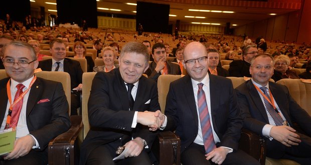 Český premiér Bohuslav Sobotka a slovenský premiér Robert Fico