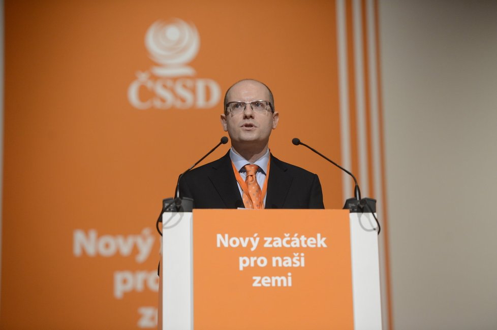 Bohuslav Sobotka zůstává předsedou ČSSD