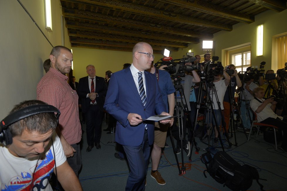 Bohuslav Sobotka oznámil na tiskové konferenci, že končí v čele ČSSD.