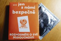 Strany zahájily kampaň: ČSSD nasadila kondomy