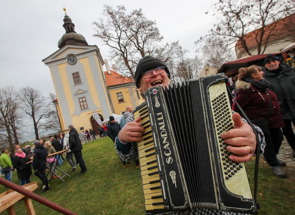 Oslava masopustu v Zámeckém areálu Ctěnice je již tradičně spojená s oslavou cechu řeznického.