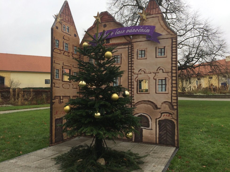 Výstava Praha v čase vánočním je situována v krásném zámku Ctěnice na severozápadním kraji Vinoře.