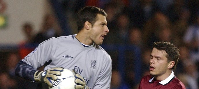Carlo Cudicini (40 let) - Při příchodu Čecha už v   Chelsea působil. Český reprezentační gólman ho navíc   připravil o post brankářské jedničky. Pět let kryl   Čechovi záda z pozice dvojky. V roce 2009 odešel do   Tottenhamu a vyzkoušel si také angažmá v Los Angeles   Galaxy.