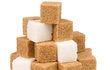 Hnědý řepný cukr Lidé si ho pletou s třtinovým. Bývá levnější. Vyrábí se z řepy a není tak dokonale vyčištěný, jako bílý. Zůstávají v něm cenné minerální látky a vitaminy.