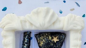Návrhářka a cukrářka Debbie Winghamová vytvořila perníkovou chaloupku za stamiliony korun.