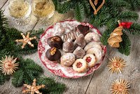 Zamotaná hlava hospodyněk: 20 druhů cukroví už na začátku prosince? A zmrazené máslo jako hřích? Slavní cukráři vysvětlují...