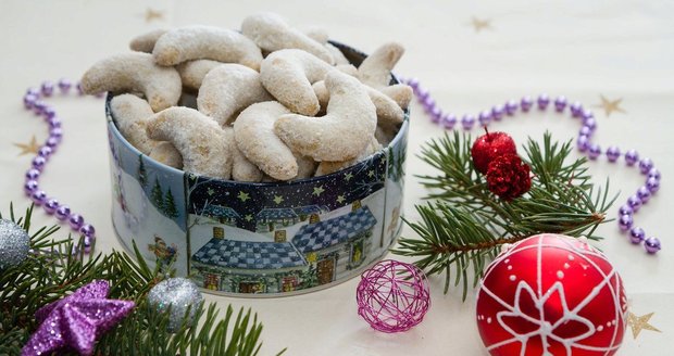 Jak cukroví uložit, aby na vánočním stole chutnalo?