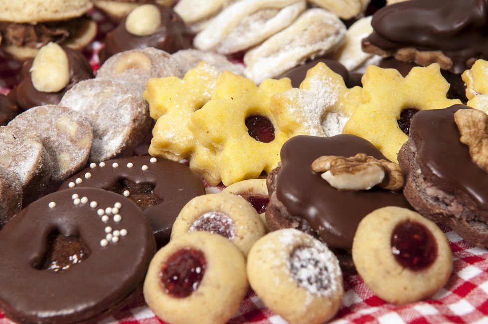 Cukroví nesmí na vánočním stole chybět.