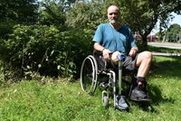 Vladimír šlápl na vrut a cukrovka mu vzala nohu: Potřebuje speciální auto