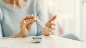 Hlavní potíže diabetiků: Odborník varuje před lhaním lékaři, mlsáním i zapomínáním na léky