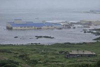 Tsunami po silném zemětřesení u Kamčatky, úřady hlásí jednoho mrtvého a několik zraněných