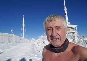 Ján Čupa (70) z Metylovic na Frýdecko-Místecku denně zdolává Lysou horu. Má za sebou už 3 512 výšlapů.