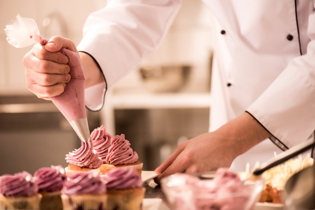 Královští cukráři pracují s prvotřídními surovinami, ale tyto cupcakes si můžete připravit i doma − budou báječné!