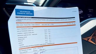 Za deset minut bylo hotovo, podepsáno a my mohli černé cupře už jen zamávat… Za deset minut bylo hotovo, podepsáno a my mohli černé cupře už jen zamávat…
