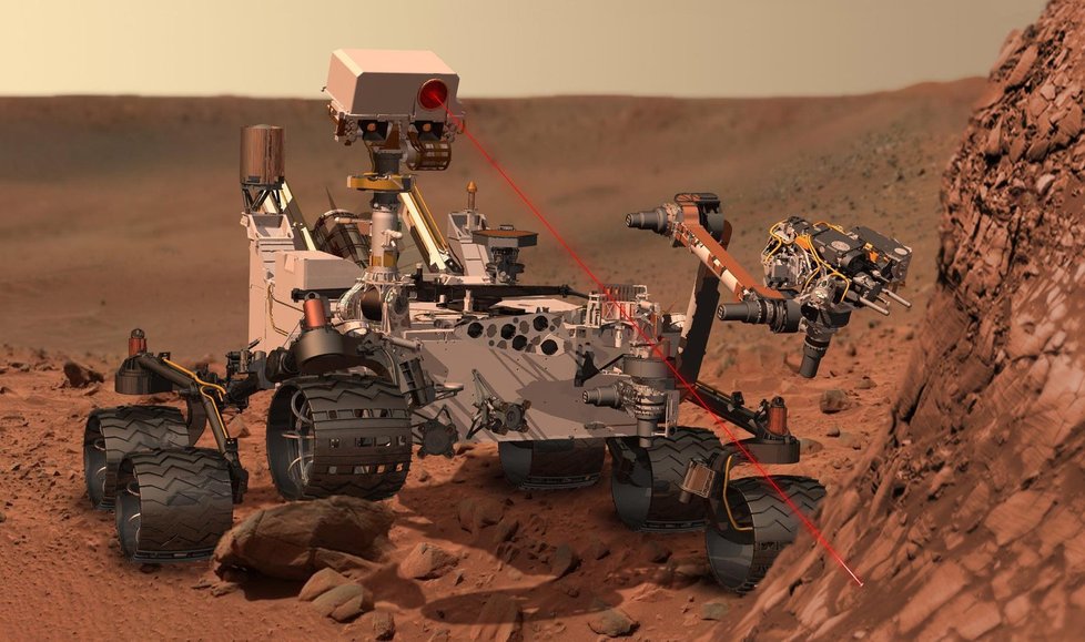 Curiosity při práci na povrchu Marsu