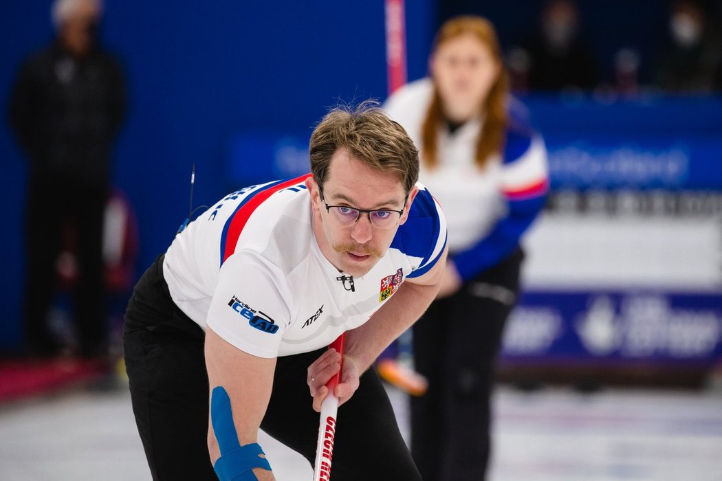 Manželé a olympijští curleři Tomáš a Zuzana Paulovi