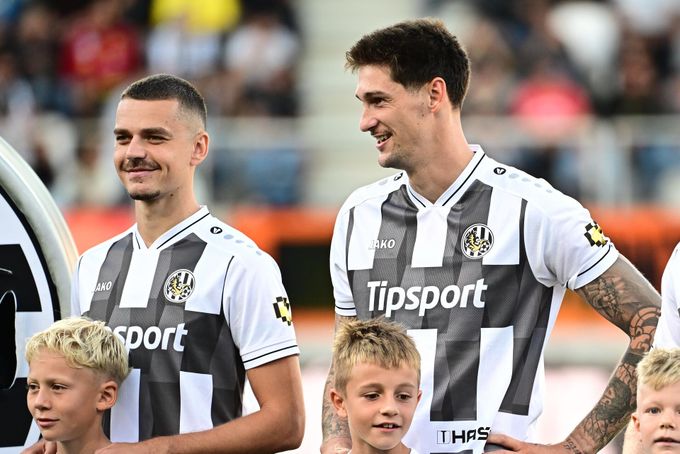 Hradecké posily: rána i přešlap. Rozpočet bobtná, zlatý důl Umar. Jaké má klub ambice? Hradecké posily: rána i přešlap. Rozpočet bobtná, zlatý důl Umar. Jaké má klub ambice?