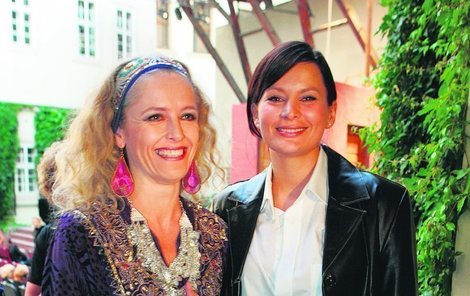 Jitka Čvančarová s Lucií Trmíkovou na fotografii z roku 2008.