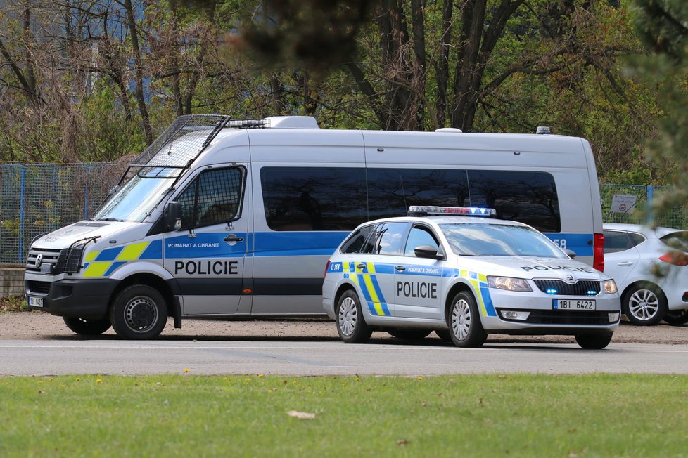 Policisté v Hodoníně uzavřeli okolí úřadu práce.