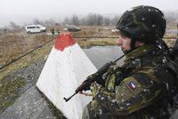 Vojáci vyrazili bránit české hranice. Protentokrát pouze cvičně