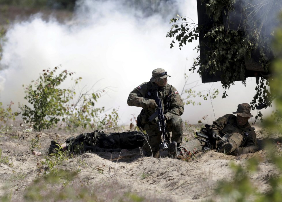 Cvičení NATO nazvané Saber Strike v Pobaltí a Polsku