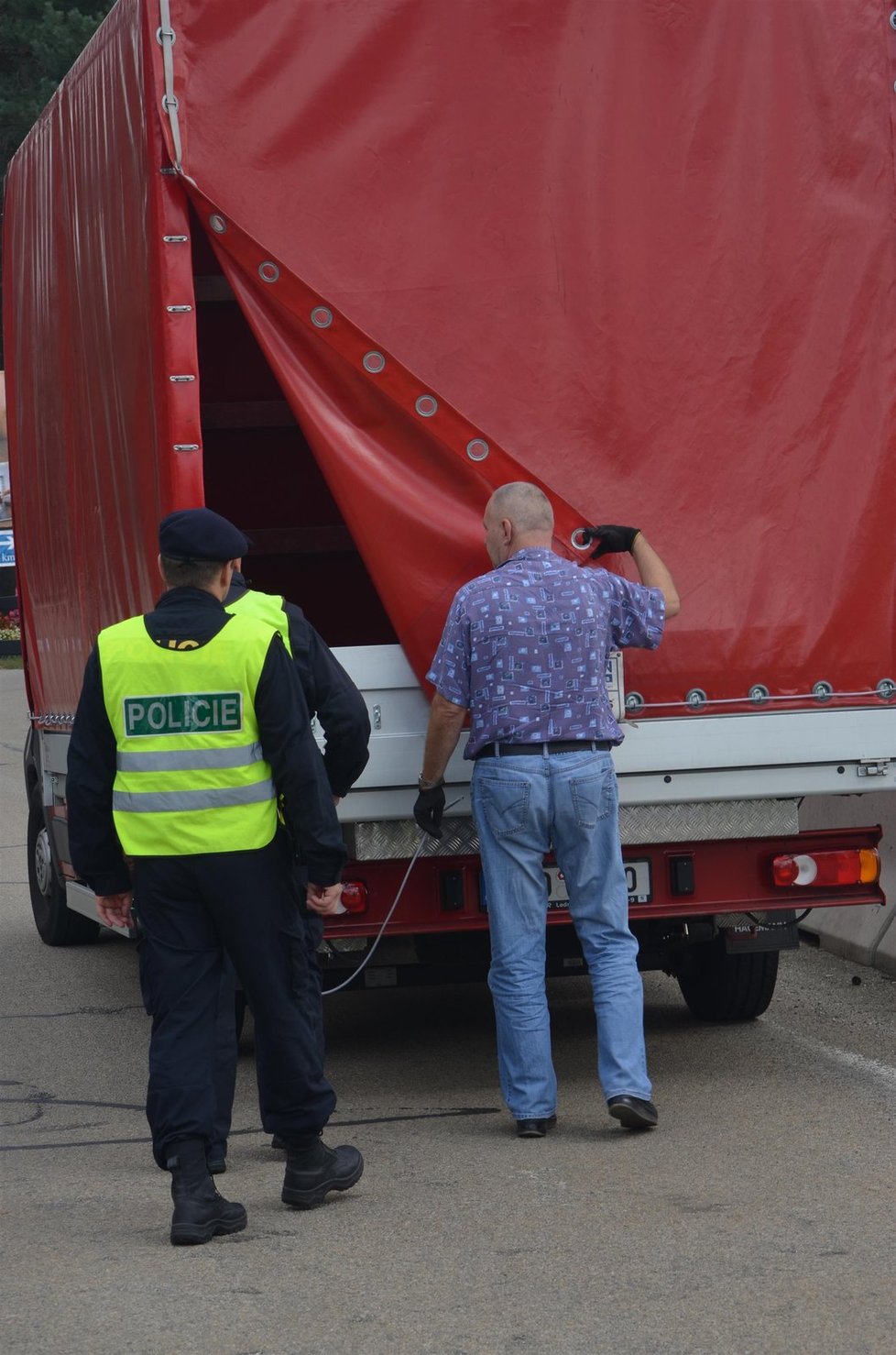 Policisté a vojáci cvičně obnovili hraniční kontroly na přechodech do Rakouska. Na snímku přechod v Poštorné.