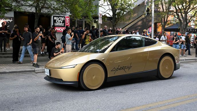 Americký výrobce elektromobilů Tesla ve čtvrtek v Austinu ve státě Texas oficiálně představil svůj vůz Cybercab. Americký výrobce elektromobilů Tesla ve čtvrtek v Austinu ve státě Texas oficiálně představil svůj vůz Cybercab.