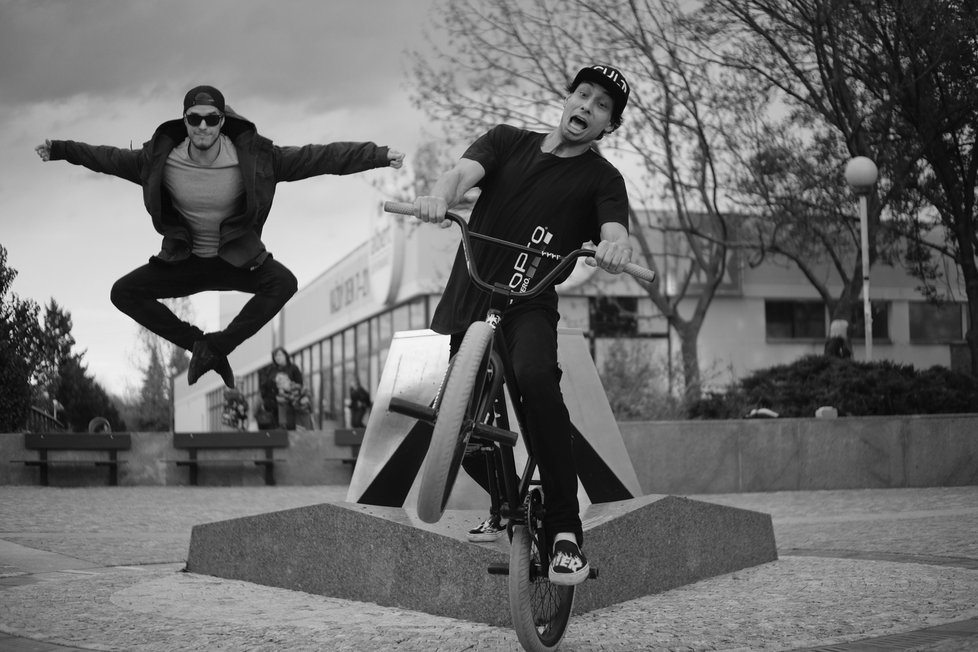 Na druhém místě v kategorii Lidé v Praze - Centrum FotoŠkoda se umístil Jan Parma se svými fotografiemi Bikeři v pražských ulicích.