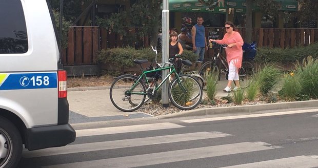 V Neratovicích bourali dva cyklisté, jeden z nich se těžce zranil.