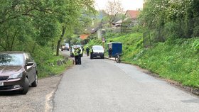 V obci Březí za Prahou nepřežil mladý cyklista pád z elektrokola.