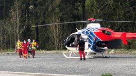 Pro těžce zraněného cyklistu (9) na Bruntálsku letěl vrtulník
