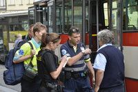 Cyklista dal autobusákovi pěstí: Naštvalo ho, že na něj zatroubil