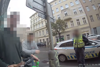 100 tisíc prohřešků za rok v Praze 1: Strážníci rozdali pokuty za 16 milionů, tisíce lidí skončily na záchytce