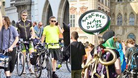 Průvod cyklistů šel ze Staroměstského náměstí k radnici Prahy 1 ve Vodičkově ulici.
