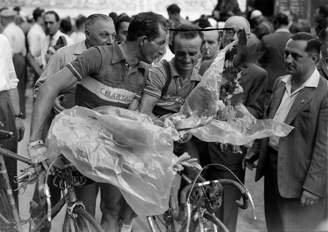 Gino Bartali při Tour de France v roce 1948, kterou tehdy podruhé vyhrál