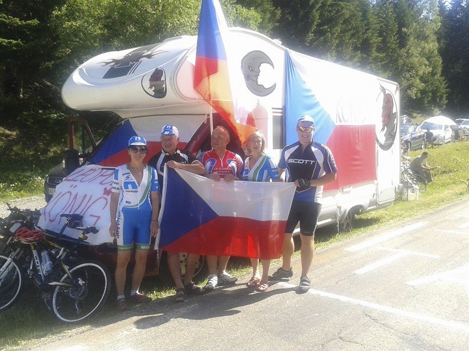 Takhle se u Königů při Tour de France fandí.