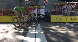 Těsný finiš! Sagan na Tour dospurtoval pro třetí etapovou výhru