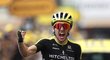 Simon Yates slaví triumf ve 12. etapě Tour de France