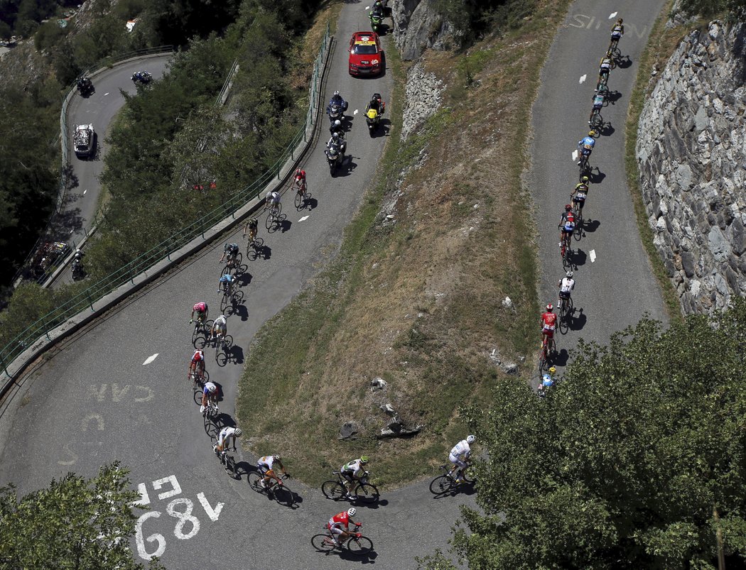 Peloton musel na Tour během 175 kilometrů překonat tři stoupání nejvyšší kategorie