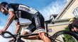 Nohy polského cyklisty Pawla Pojanského v akci během přípravy na Tour de France