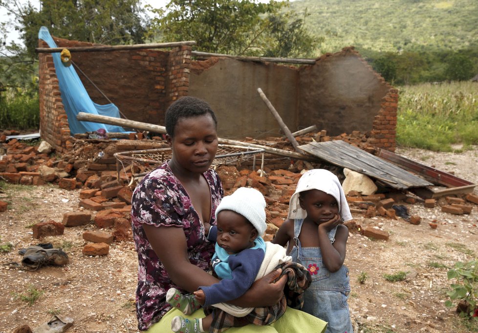 Cyklon Idai pustoší Afriku... Prozatím s ním bojují lidé zejména v Mosambiku a Zimbabwe.