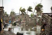 Cyklóna Idai zabila stovky lidí: Prezident tragédii obhlédl z vrtulníku