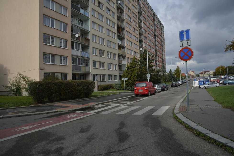 Cyklopruh v Bohnicích je ukončený v křižovatce, podle experta je toto řešení matoucí.