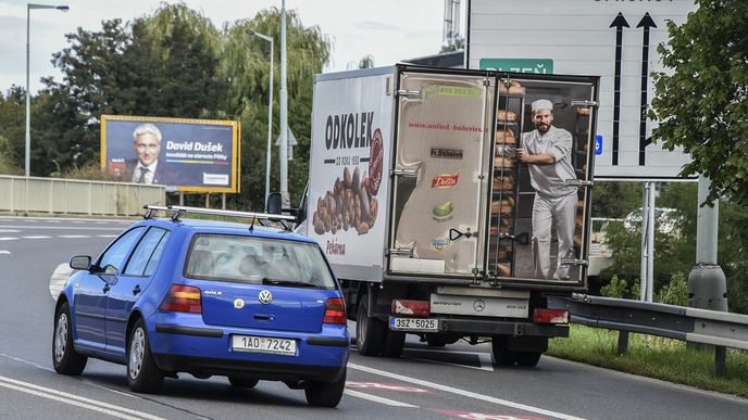 Cyklopruh na dálničním sjezdu Cyklopruh na dálničním sjezdu