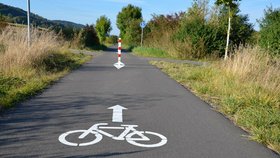 Nová cyklostezka v Holešovicích: Spojení Trojského mostu s Libeňským, přechody i parkování