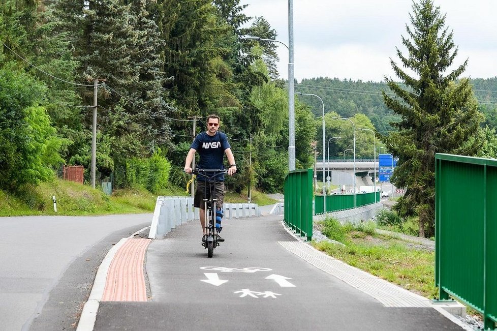 Nová cyklostezka v Plzni na Roudné.